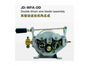 雙驅動送絲機構總成，主要用于金島各類多功能送絲機，優秀的主電機與減速器，能夠保證正常使用6000小時以上，且終身不許要拆開保養機油。